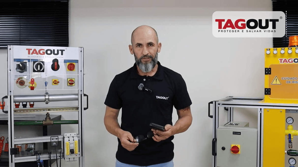 Equipamento desligado ainda exige a aplicação do LOTO?