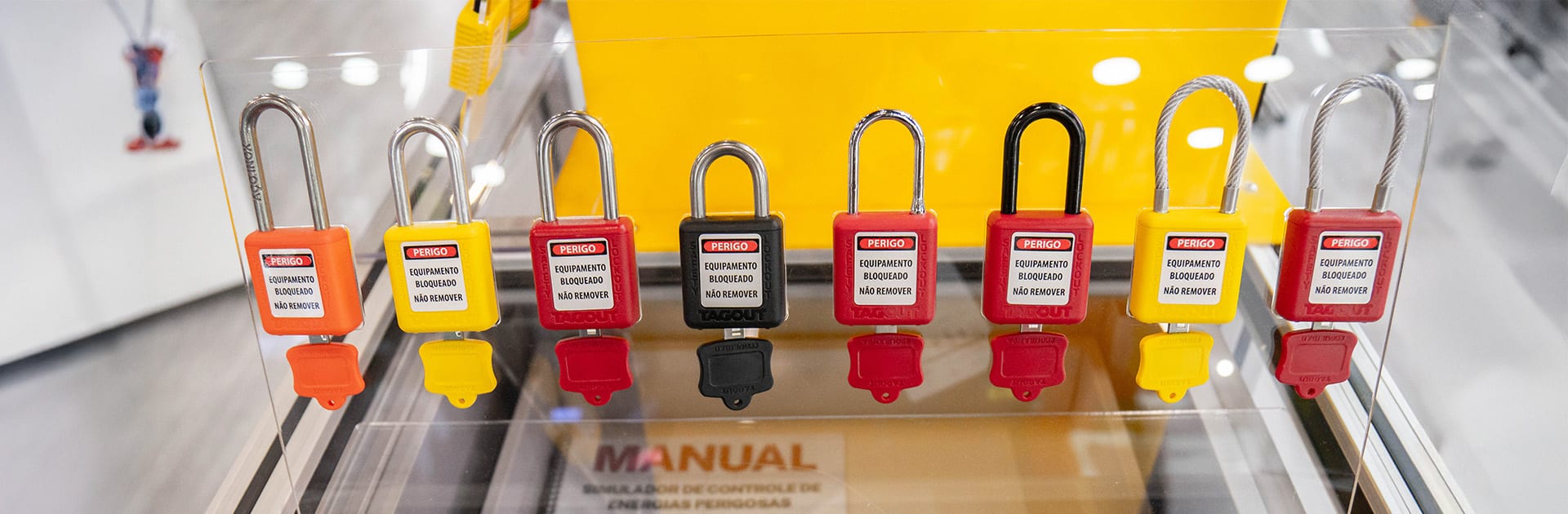 Cadeado não condutor de eletricidade: conheça linha completa da TAGOUT®