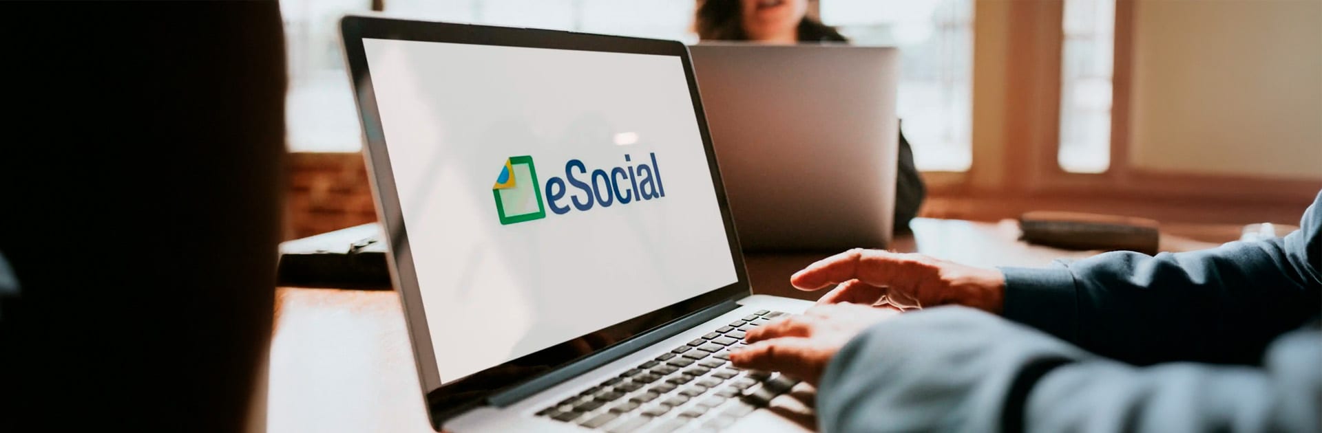 Governo adia etapa do eSocial ligada à Saúde e Segurança do Trabalho